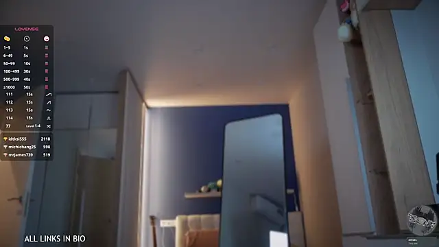 LAUREL HAZEL online show from February 2, 2025, 1:45 am