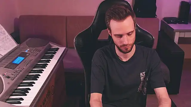 Sweetparker online show from September 15, 2025, 2:39 pm