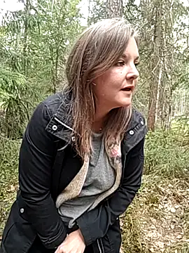 SwedishJennifer online show from May 11, 2026, 12:33 pm