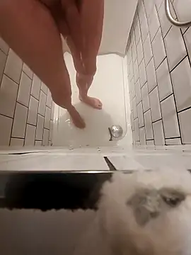 realeasy1 online show from November 7, 2025, 11:43 am