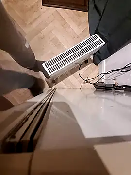 realeasy1 online show from November 30, 2025, 3:10 am