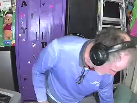 Snapshot of Sweet_Sexy1963 chatting on December 28, 2024, 1:39 am Sweet Sexy1963 online show from December 28, 2024, 1:39 am