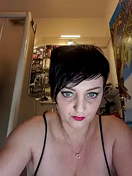 lucillabollente online show from February 2, 2026, 5:06 am