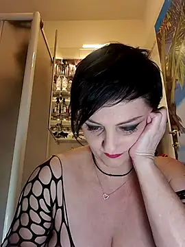 lucillabollente online show from March 28, 2026, 5:07 am