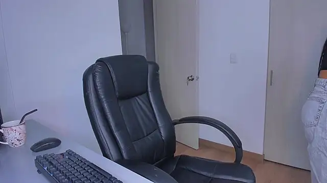 Lisegg  online show from February 19, 2025, 11:28 am