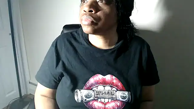 Sexymona1218 online show from February 28, 2026, 10:44 pm