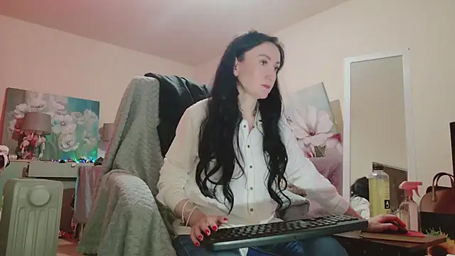 lara heaven online show from February 8, 2026, 10:40 am