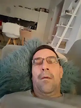 Snapshot of dick81 chatting on February 1, 2026, 11:20 am dick81 online show from February 1, 2026, 11:20 am