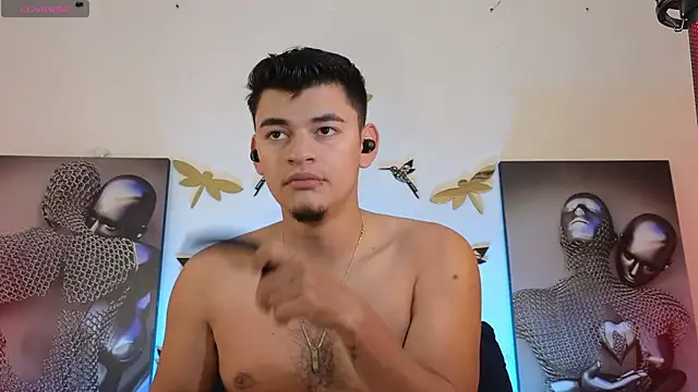 VikoHands online show from April 22, 2026, 10:44 pm