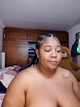 Snapshot of Daddys_girl1 chatting on March 18, 2025, 4:37 am Daddys girl1 online show from March 18, 2025, 4:37 am