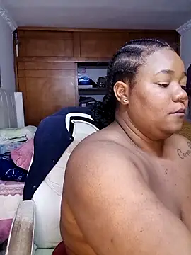 Snapshot of Daddys_girl1 chatting on March 19, 2025, 4:03 am Daddys girl1 online show from March 19, 2025, 4:03 am