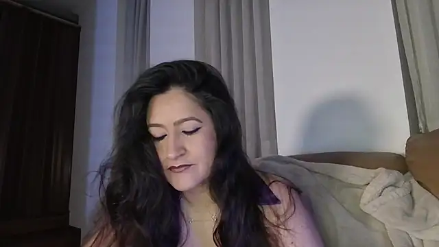 DeesseLuxure online show from September 23, 2025, 7:22 am