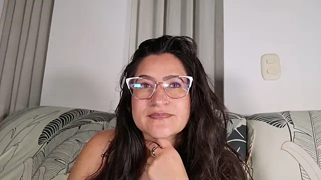 DeesseLuxure online show from February 13, 2026, 6:31 am