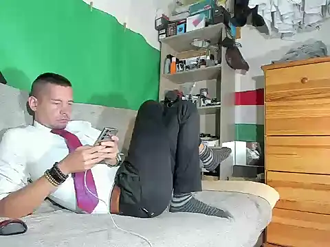 viraglaci18xh online show from October 5, 2025, 4:05 pm