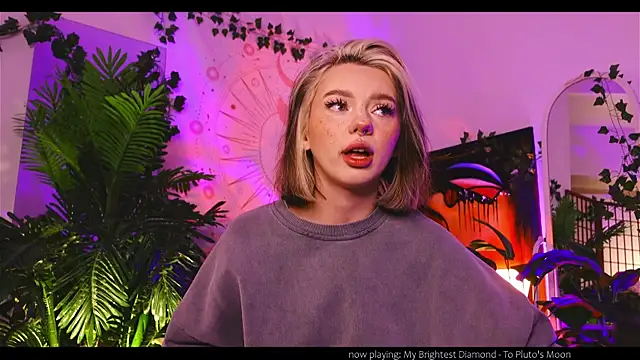 KristaBrooks online show from December 6, 2024, 2:17 pm