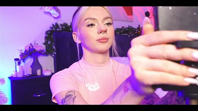 KristaBrooks online show from December 26, 2024, 5:40 pm