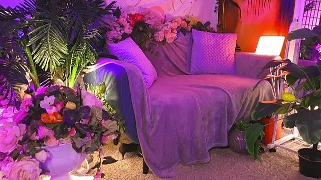 KristaBrooks online show from January 6, 2025, 4:44 pm