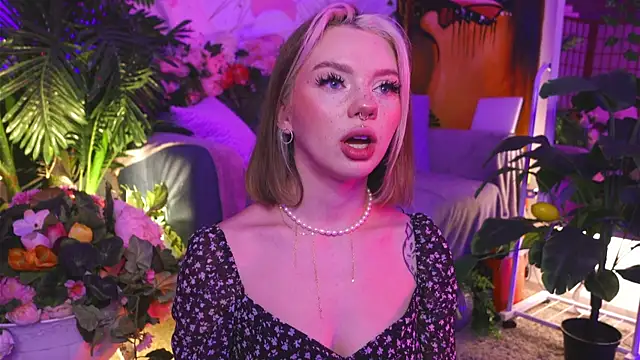 KristaBrooks online show from January 7, 2025, 3:54 pm