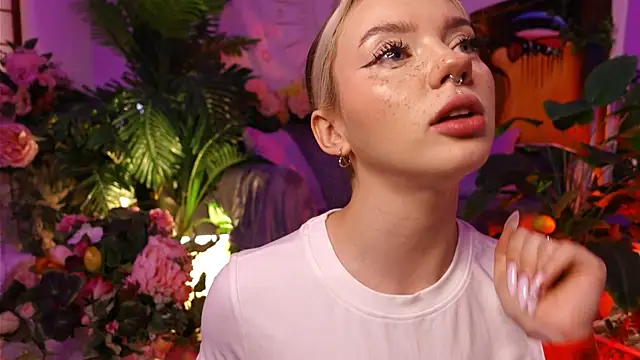 KristaBrooks online show from February 1, 2025, 6:29 pm