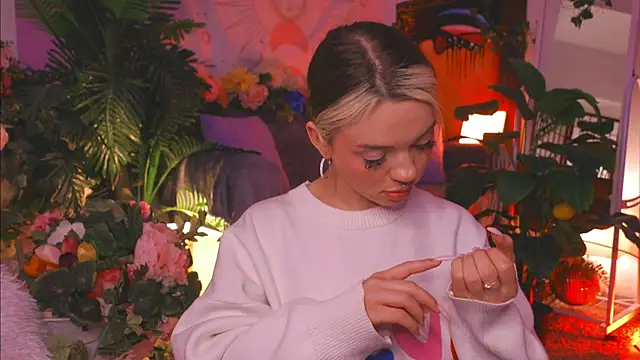 KristaBrooks online show from February 11, 2025, 1:51 pm