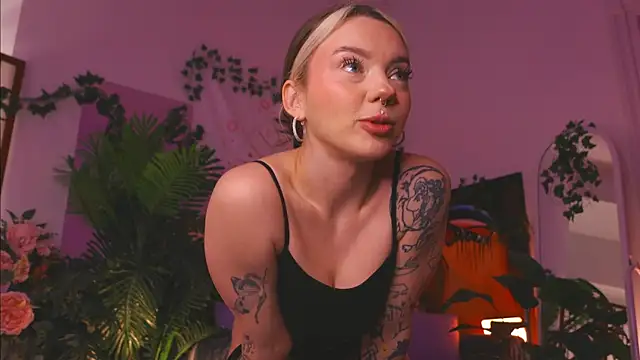 KristaBrooks online show from February 11, 2025, 4:56 pm