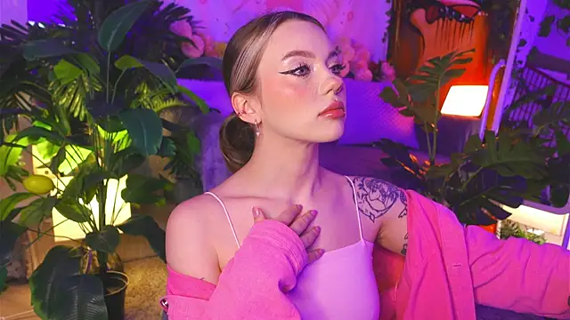 KristaBrooks online show from March 16, 2025, 1:38 pm