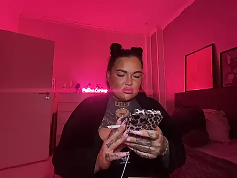  MelinaCurves  online show from January 8, 2025, 10:37 pm