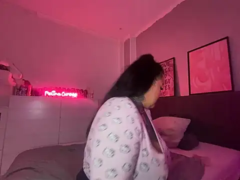  MelinaCurves  online show from February 4, 2025, 9:52 pm