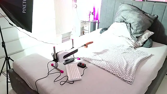  MelinaCurves  online show from March 18, 2025, 9:21 pm