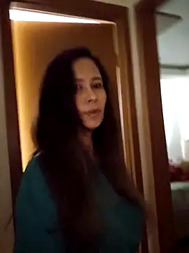 Leilacharlotte online show from February 28, 2026, 12:50 pm