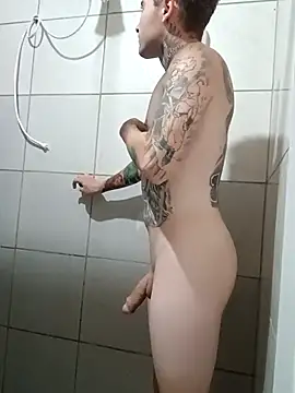 Snapshot of DanielMagains chatting on October 14, 2025, 10:10 pm DanielMagains online show from October 14, 2025, 10:10 pm