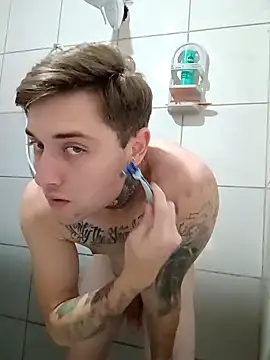 Snapshot of DanielMagains chatting on October 15, 2025, 4:18 pm DanielMagains online show from October 15, 2025, 4:18 pm