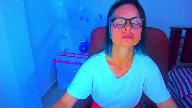 BrianaGarner online show from October 25, 2025, 4:20 am