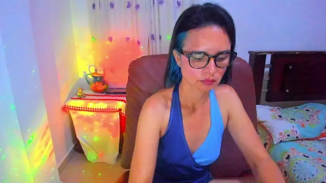 BrianaGarner online show from November 9, 2025, 4:44 am