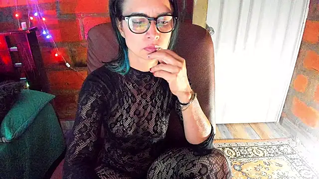 BrianaGarner online show from April 21, 2026, 3:17 pm