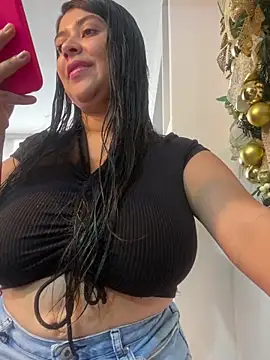 emilyjohanson online show from December 30, 2024, 2:51 pm