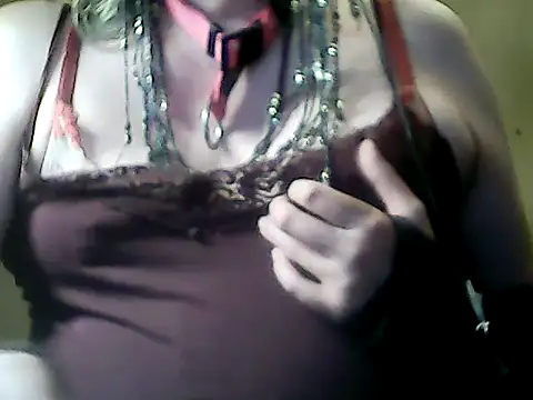 sissy sarah69 online show from October 4, 2025, 9:13 pm