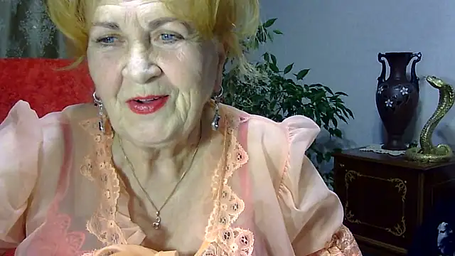 Snapshot of Emma52610 chatting on January 26, 2025, 5:44 pm Emma52610 online show from January 26, 2025, 5:44 pm