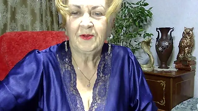 Snapshot of Emma52610 chatting on February 1, 2025, 5:39 am Emma52610 online show from February 1, 2025, 5:39 am