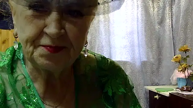 Snapshot of Emma52610 chatting on September 17, 2025, 6:26 am Emma52610 online show from September 17, 2025, 6:26 am