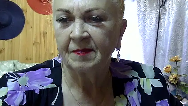 Snapshot of Emma52610 chatting on September 25, 2025, 7:01 am Emma52610 online show from September 25, 2025, 7:01 am