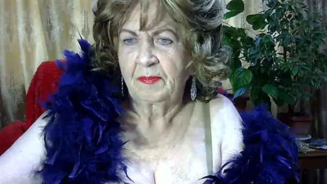 Snapshot of Emma52610 chatting on February 5, 2026, 10:20 am Emma52610 online show from February 5, 2026, 10:20 am