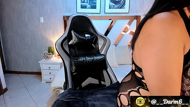 Lia Simons online show from October 8, 2025, 3:15 am