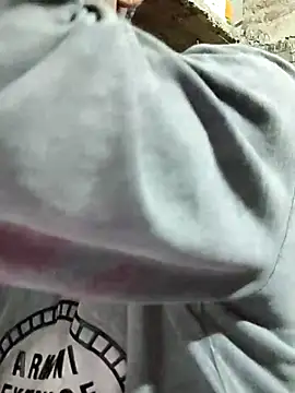 ThethunderPo online show from September 16, 2025, 1:23 pm