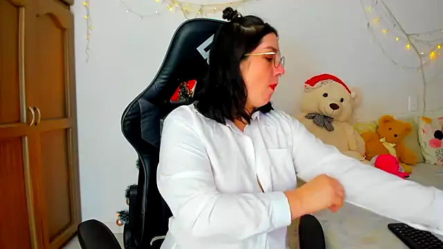 Susan Foxx online show from December 24, 2024, 7:22 pm