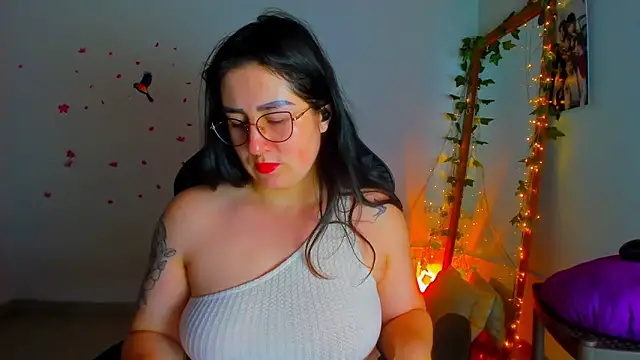 Susan Foxx online show from November 6, 2025, 7:59 pm