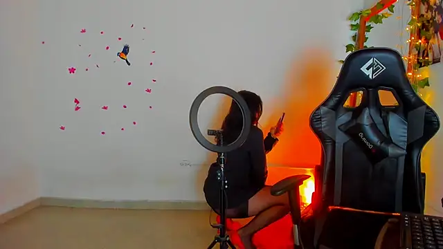 Susan Foxx online show from November 16, 2025, 7:08 pm