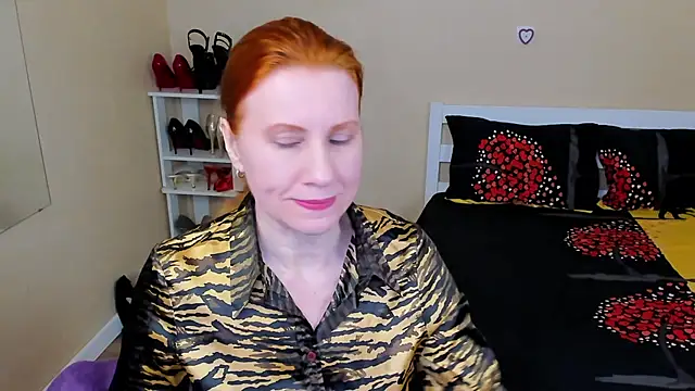 FoxySophia online show from April 16, 2026, 12:06 pm