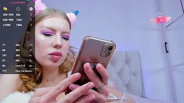 Snapshot of YourWildDestiny chatting on December 4, 2024, 2:31 am YourWildDestiny online show from December 4, 2024, 2:31 am