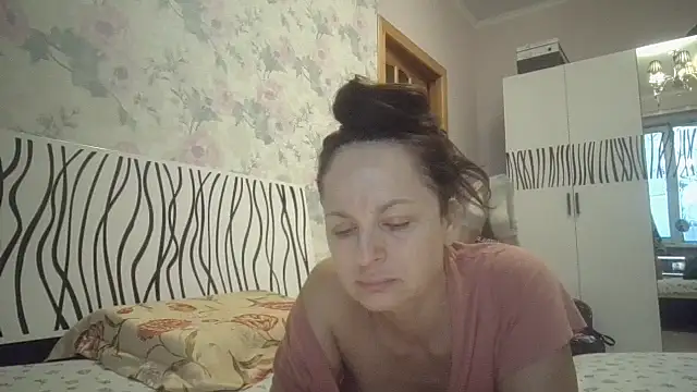 LindaStarS online show from December 1, 2025, 2:00 pm